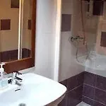 Casas Rurales La Tahona De Besnes Hotel *