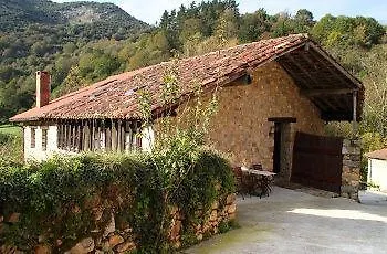 Casas Rurales La Tahona De Besnes Otel *