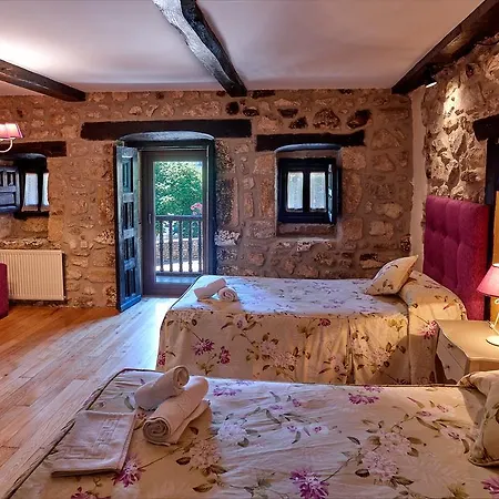 Casas Rurales La Tahona De Besnes Otel