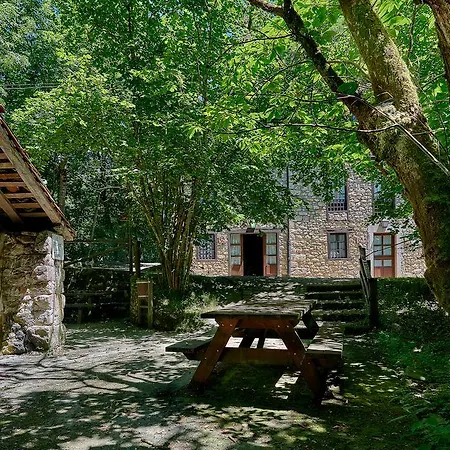 Casas Rurales La Tahona De Besnes Otel