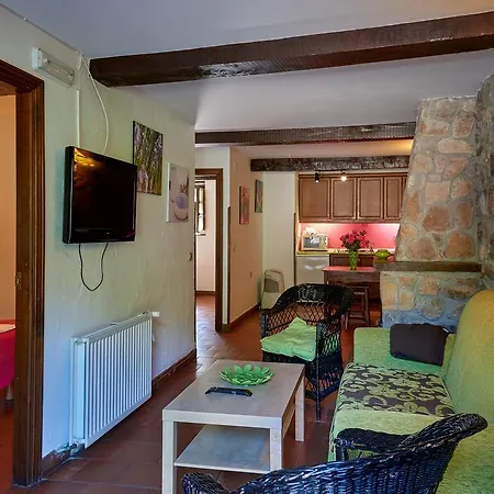 Casas Rurales La Tahona De Besnes Otel